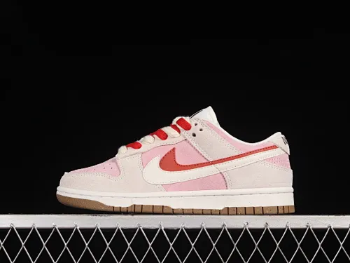 All categories Nk SB Dunk series Nk SB Dunk Low low-top sneakers Nk SB Dunk Low "85" red and white double hook SB low-top sports and leisure sneakers DO9457-100
